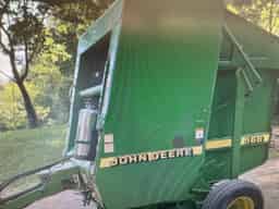 1999 John Deere 566