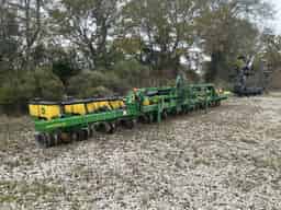 2022 John Deere 1725 Image