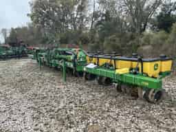 2022 John Deere 1725 Image