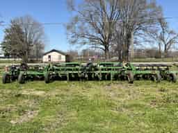 2000 John Deere 1720 Image