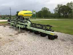 2017 John Deere 1720 Image