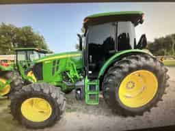 2022 John Deere 6135E Image