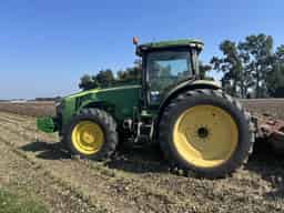 2011 John Deere 8285R Image