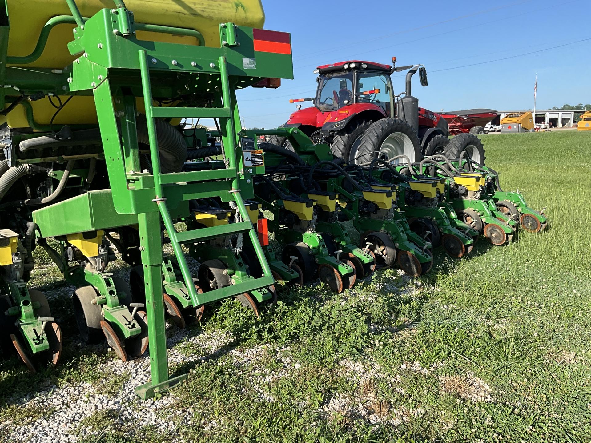 2019 John Deere 1725 CCS 25 rows 19″ Image