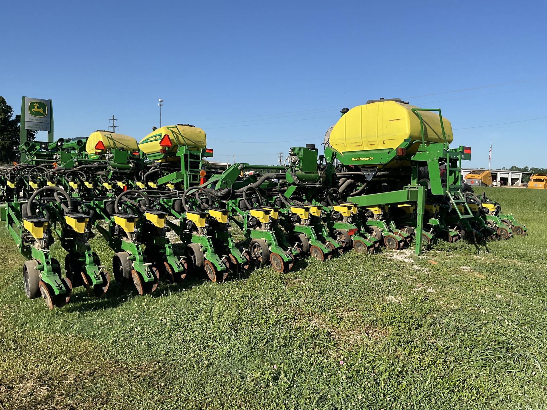 2019 John Deere 1725 CCS 25 rows 19″ Image