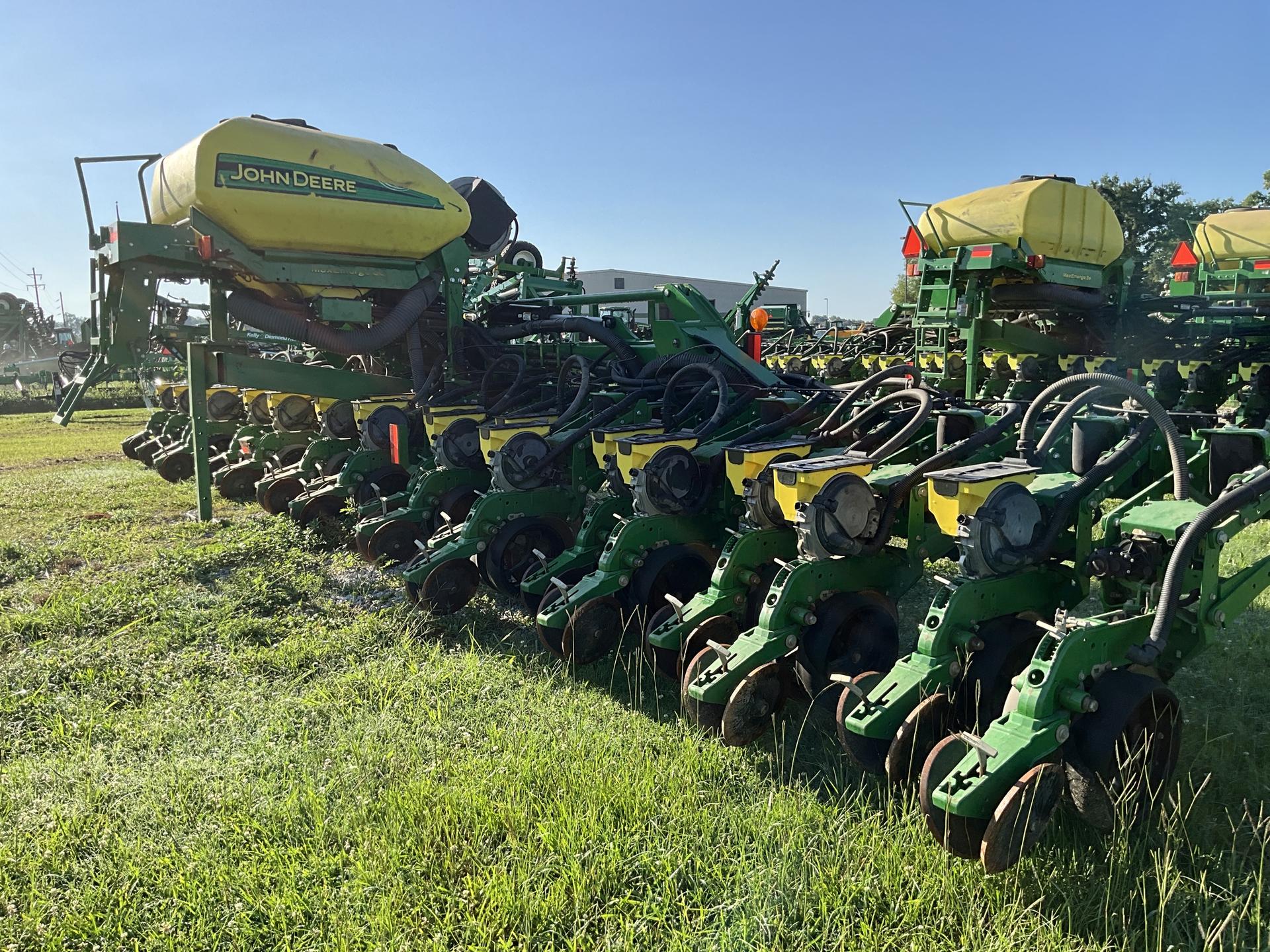 2019 John Deere 1725 CCS 25 rows 19″ Image