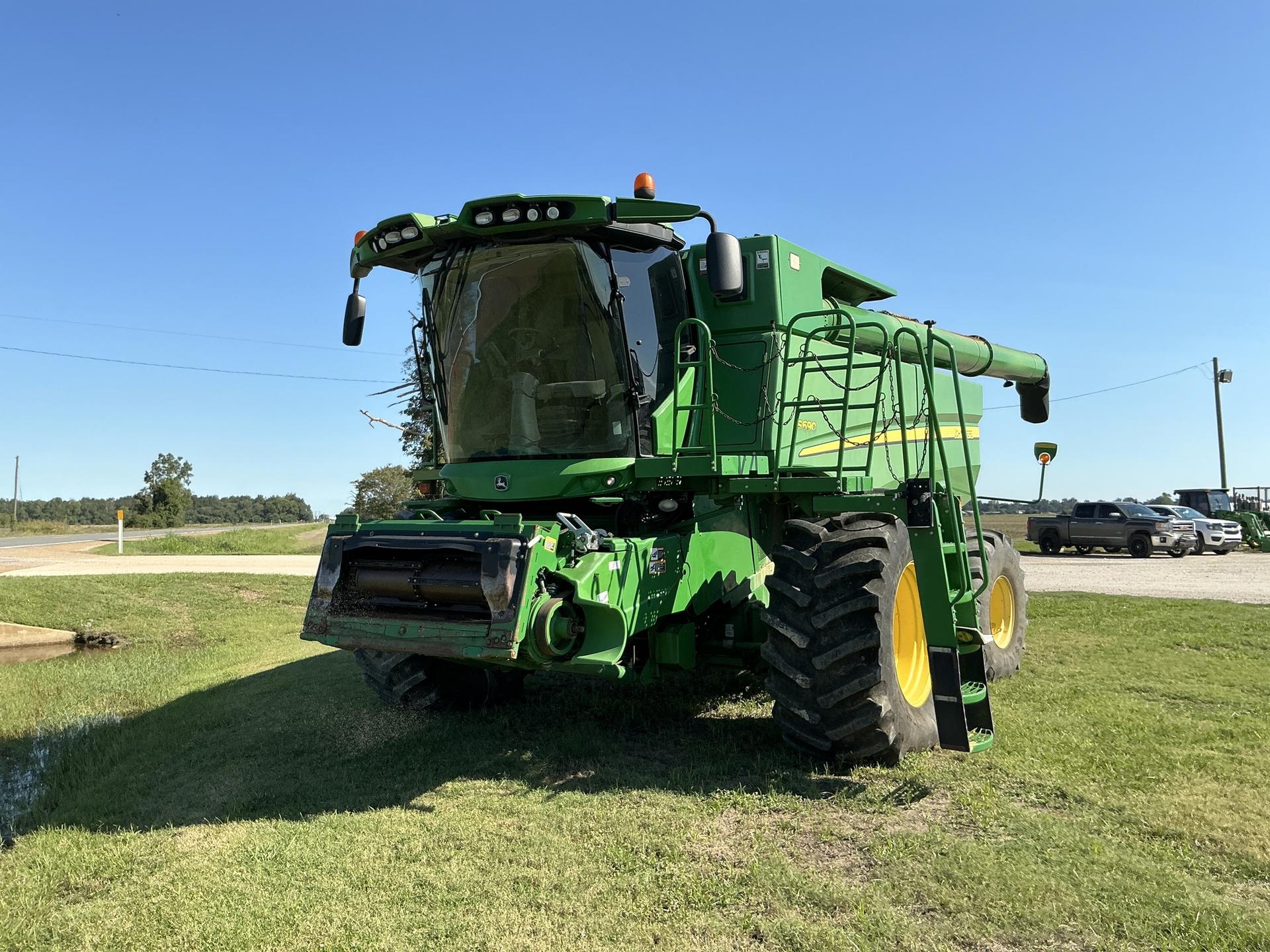 2013 John Deere S690