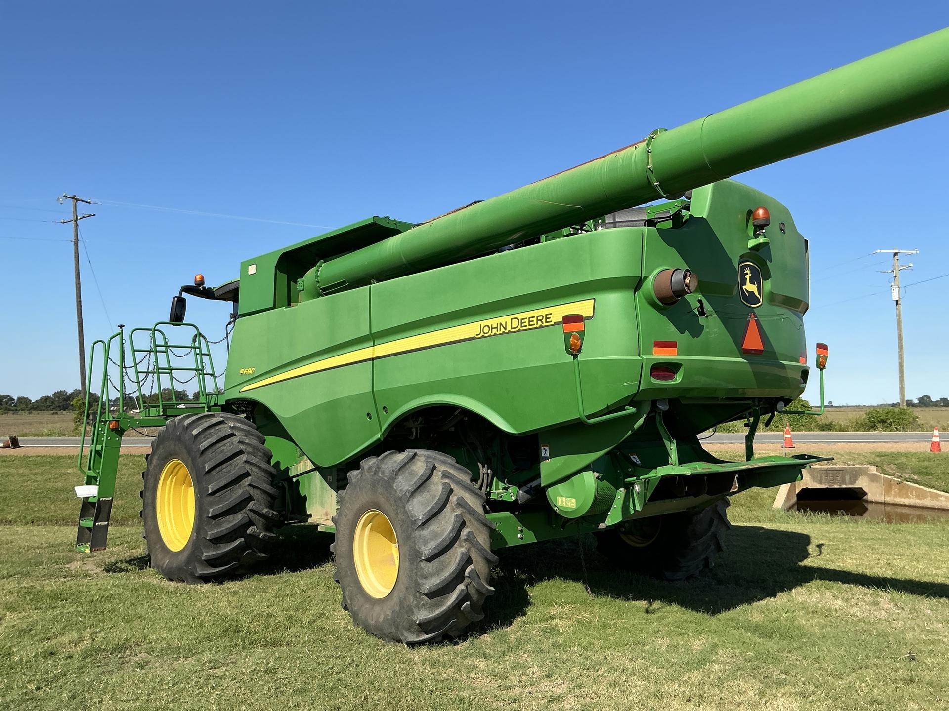 2013 John Deere S690