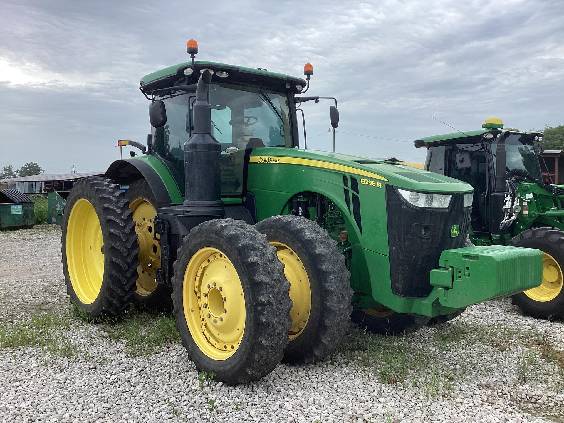 2017 John Deere 8295R