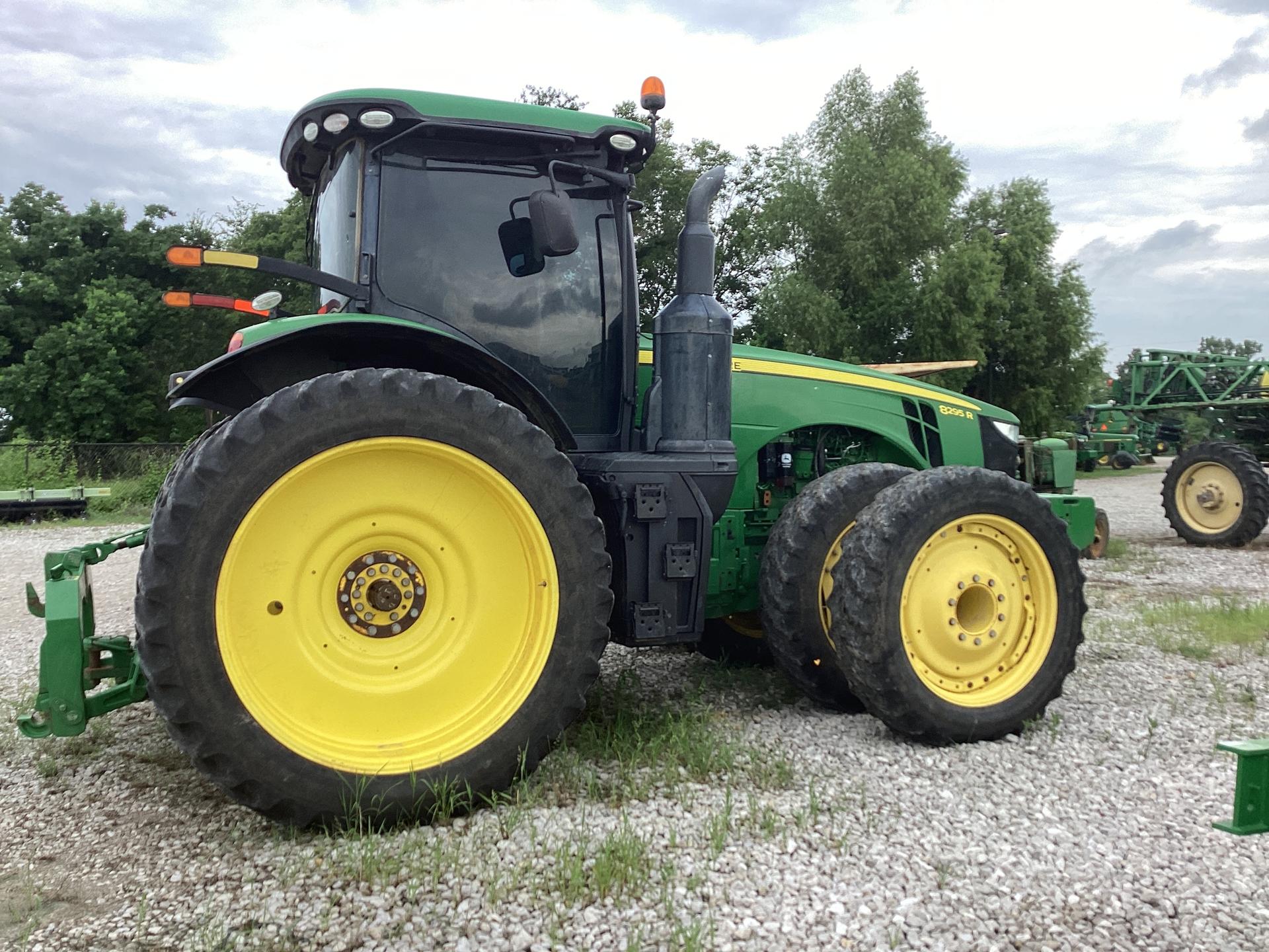 2017 John Deere 8295R