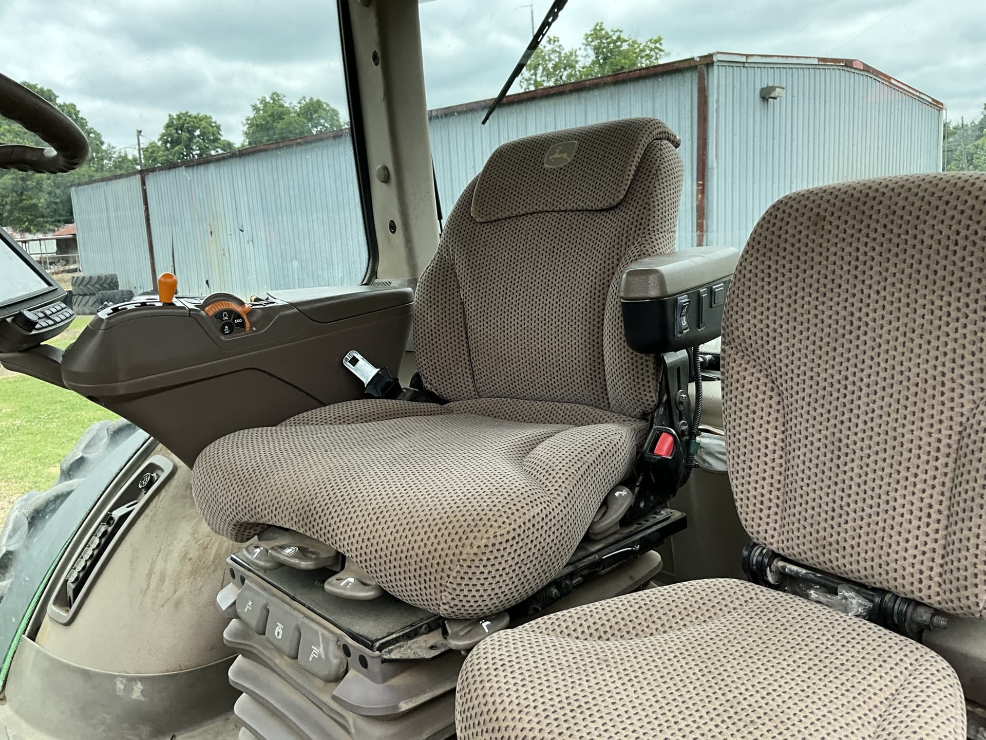 2018 John Deere 8320R Image