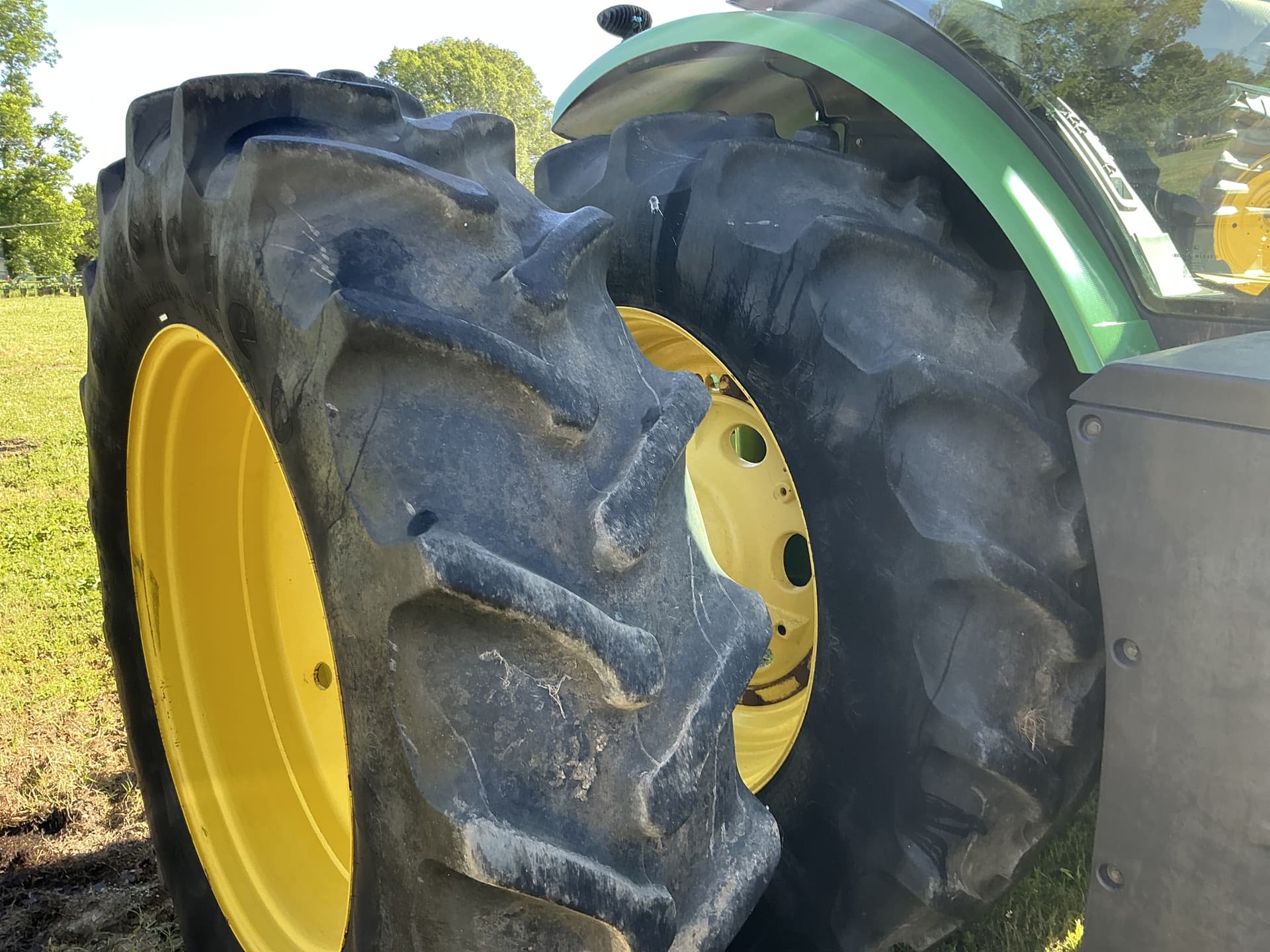 2015 John Deere 8320R Image