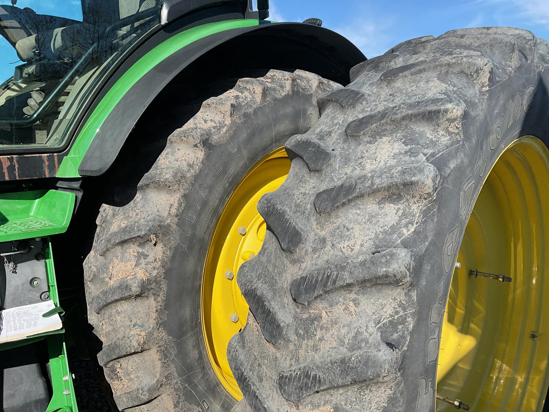 2019 John Deere 8320R