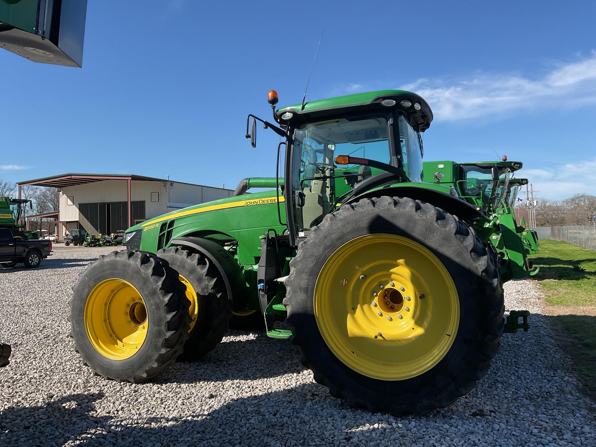 2019 John Deere 8320R