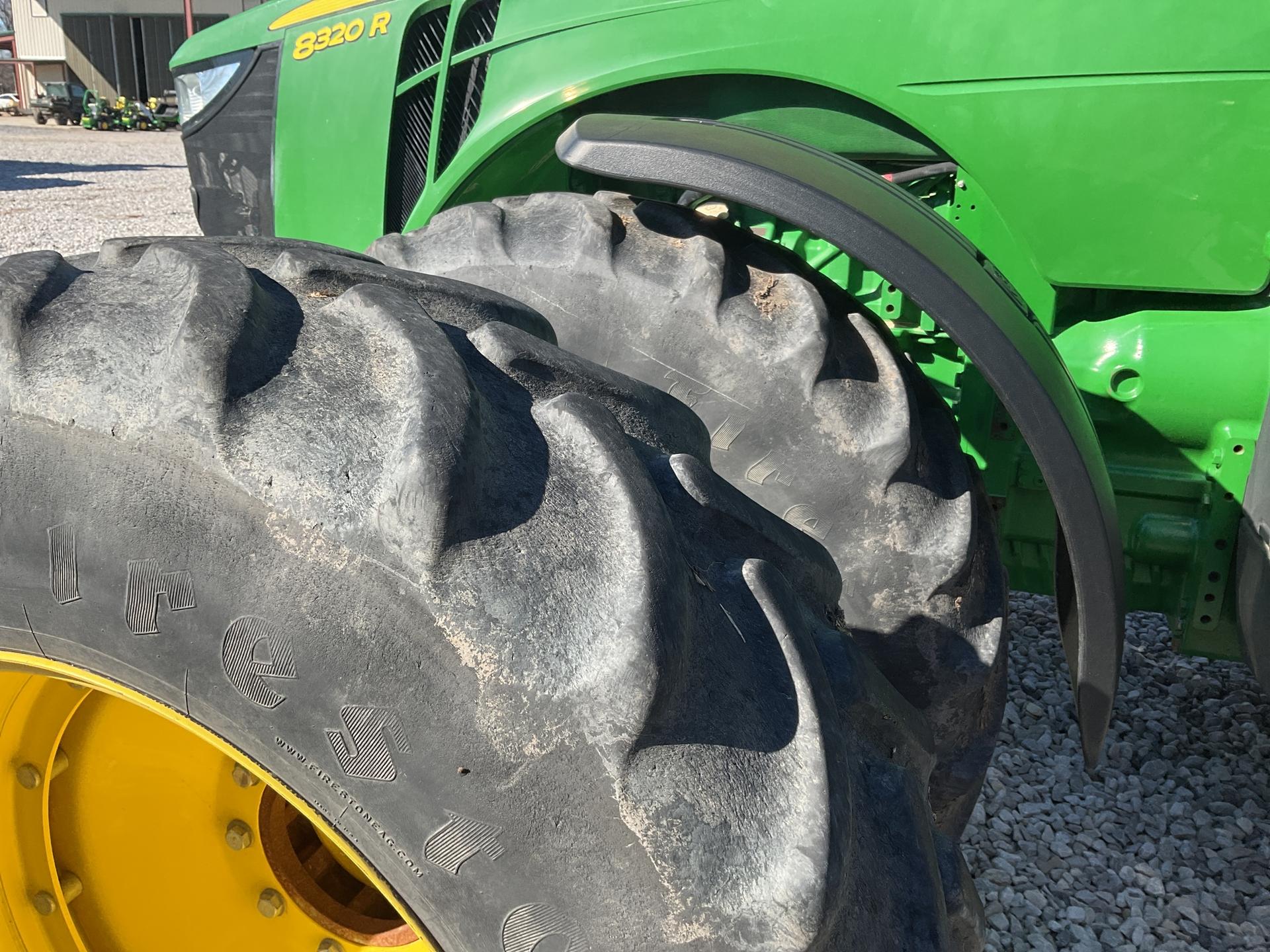 2019 John Deere 8320R