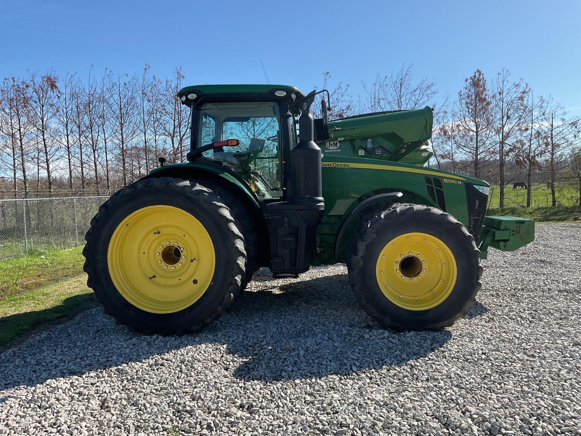 2019 John Deere 8320R