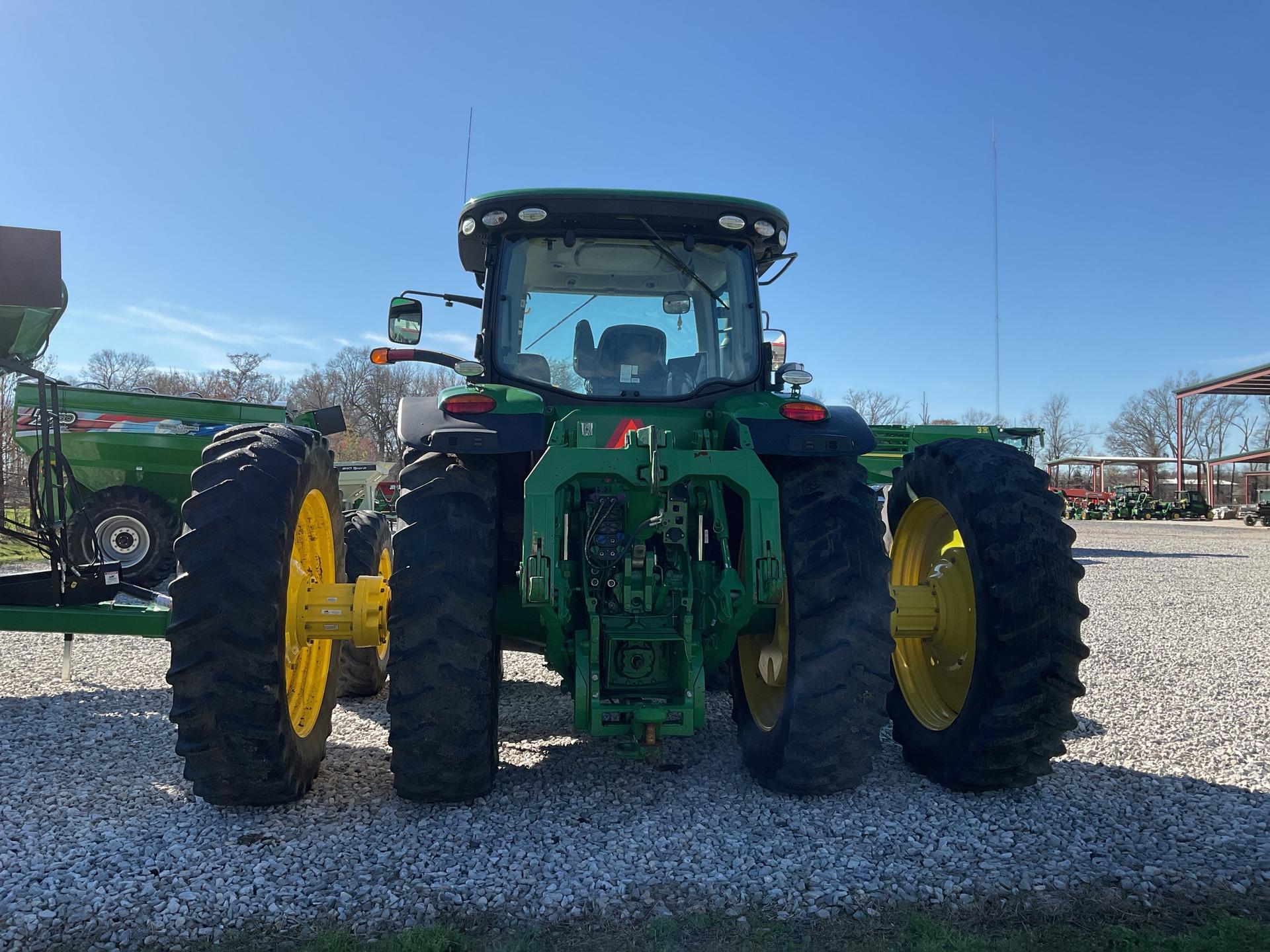 2019 John Deere 8320R