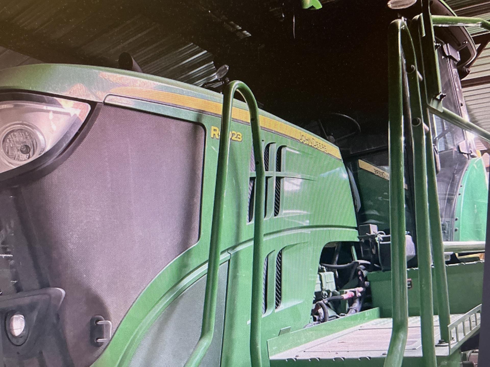 2018 John Deere R4023 Image