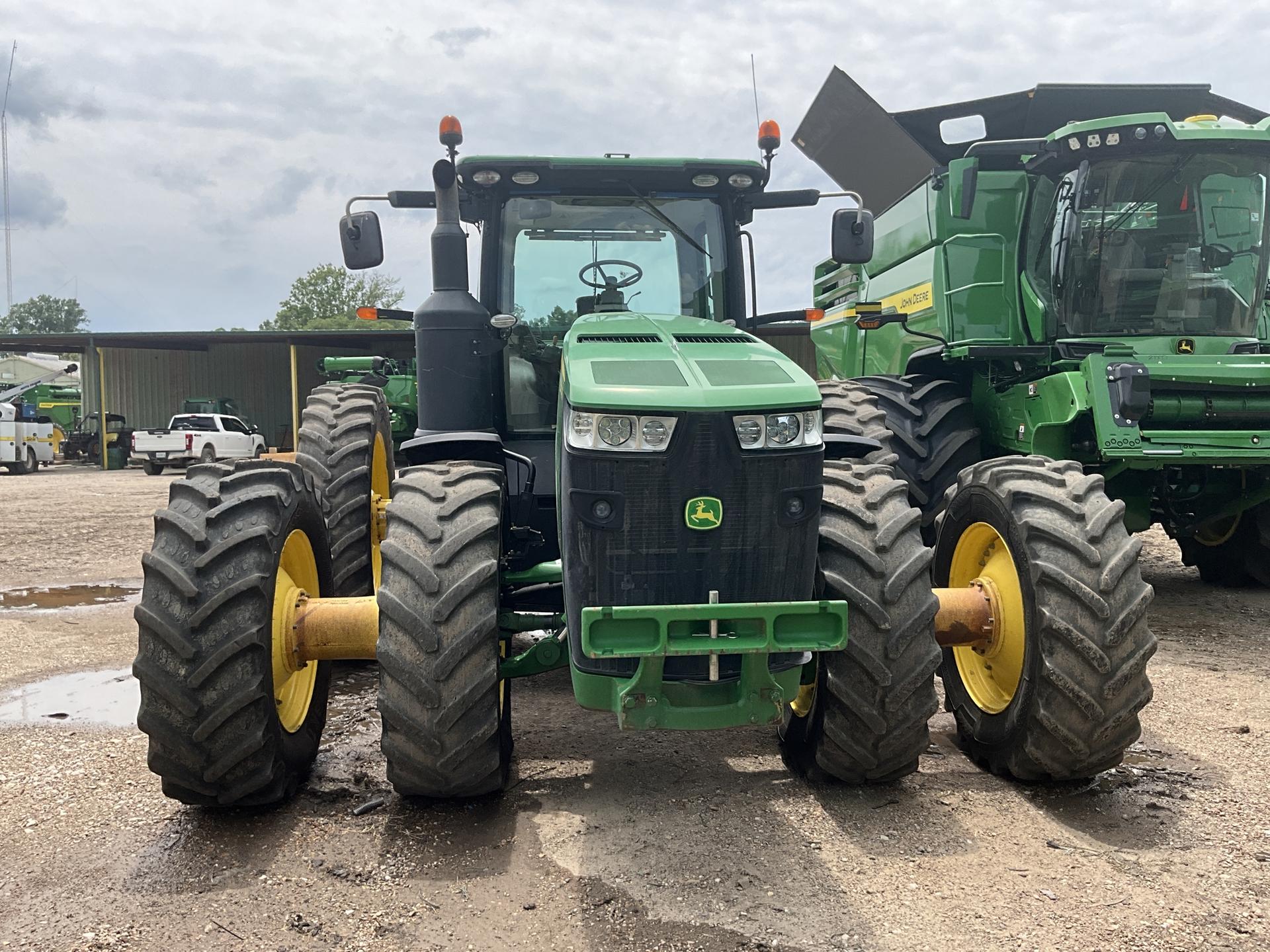 2014 John Deere 8320R