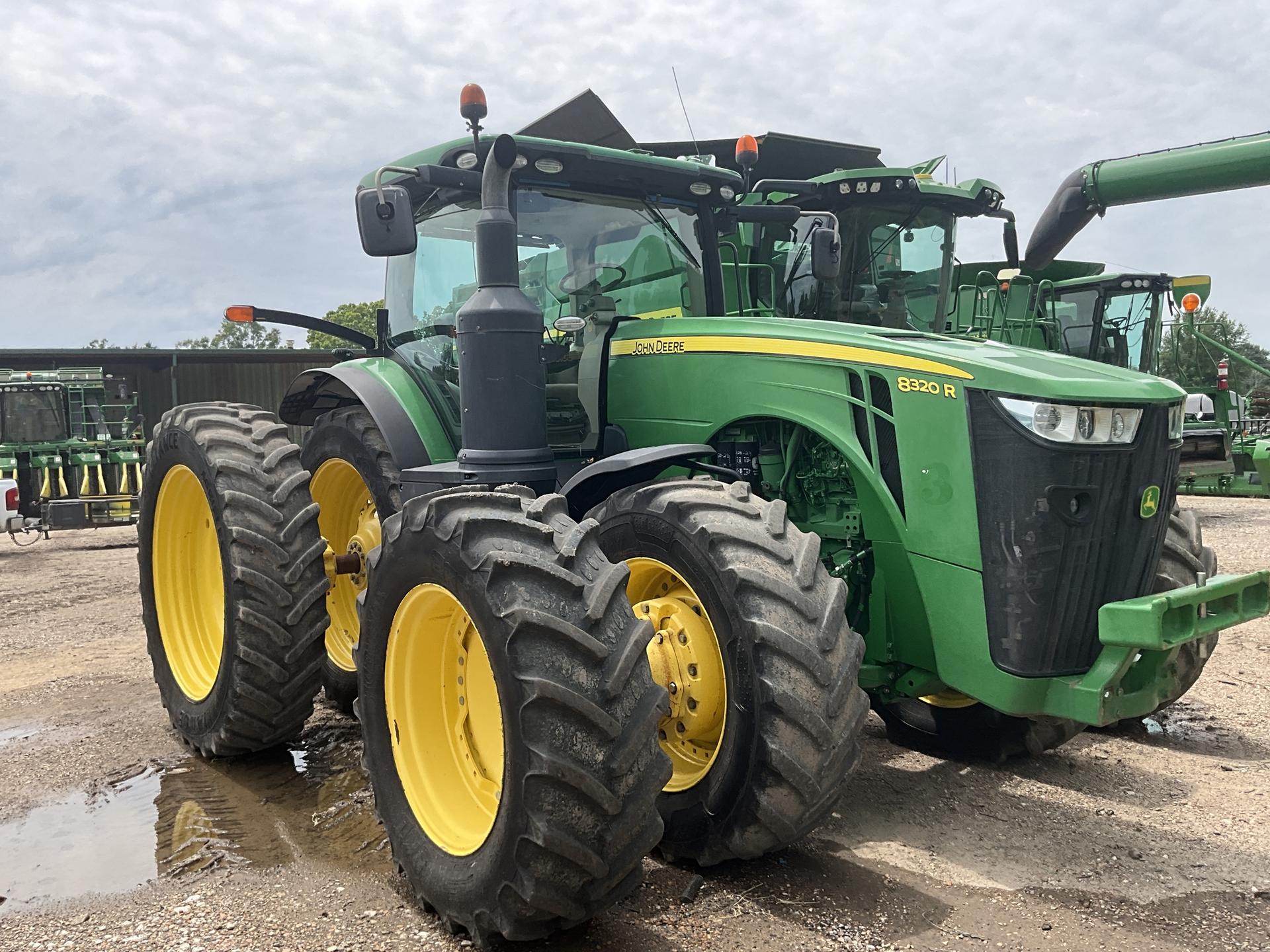 2014 John Deere 8320R