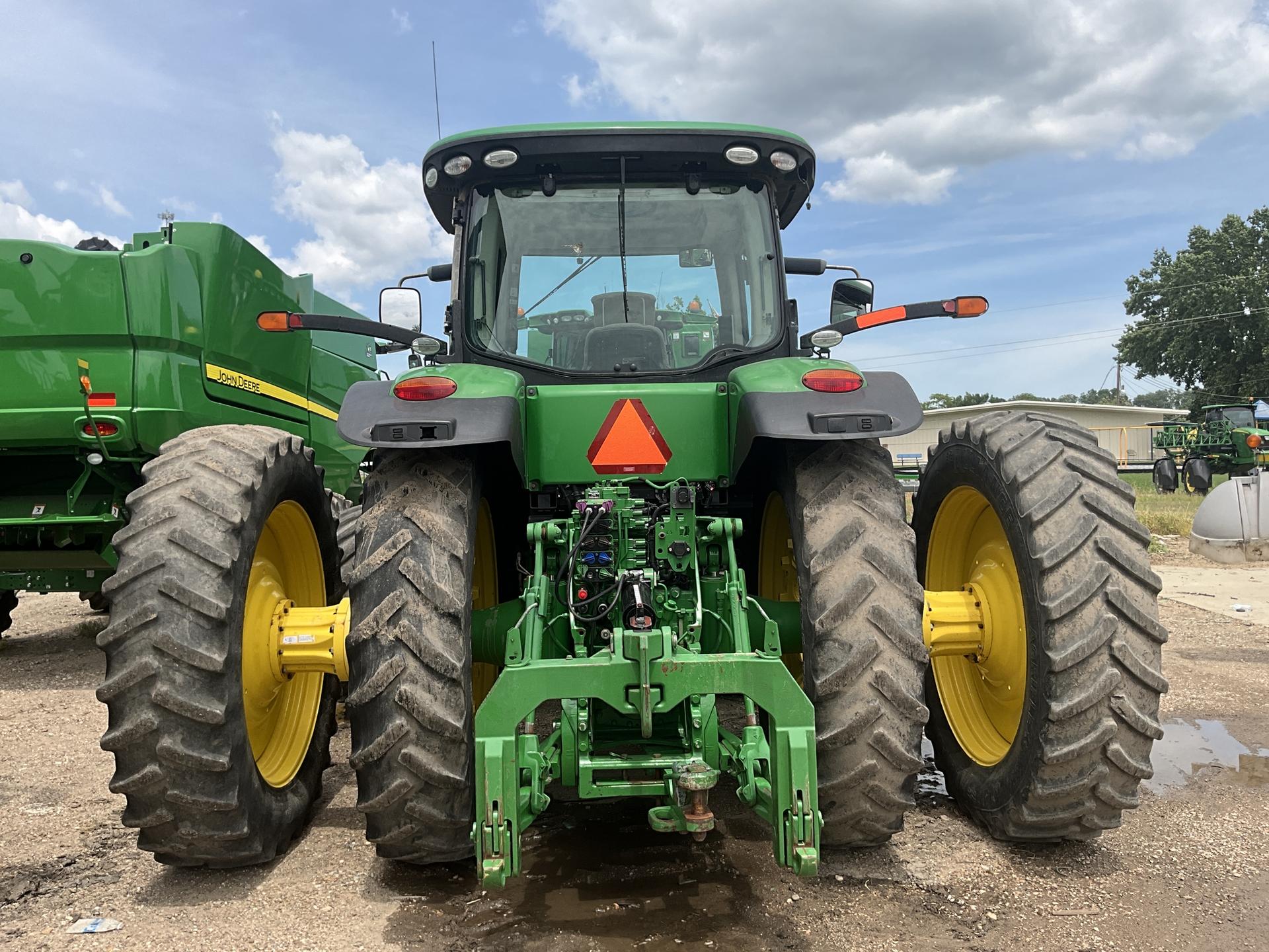 2014 John Deere 8320R