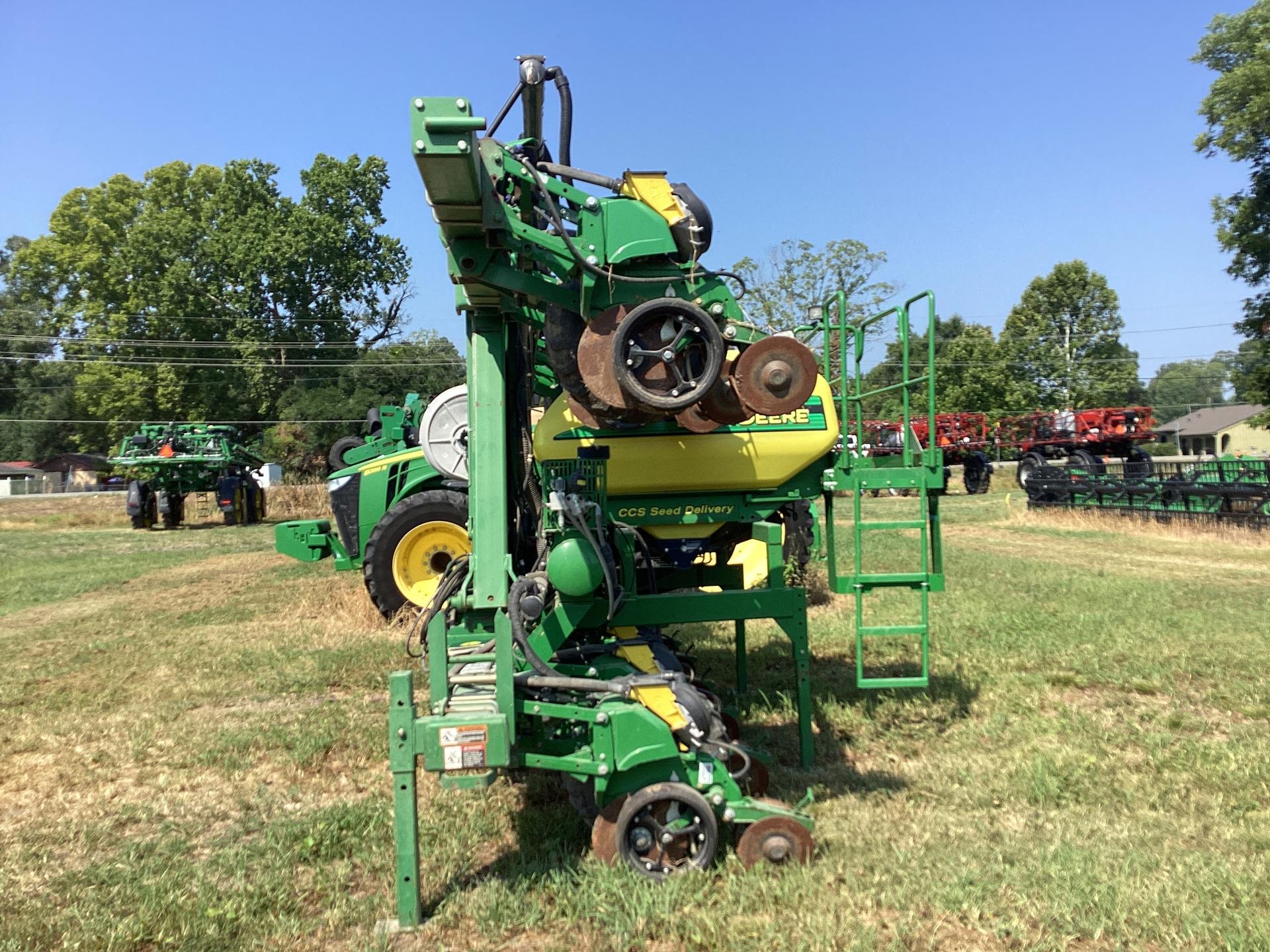 2011 John Deere 1720