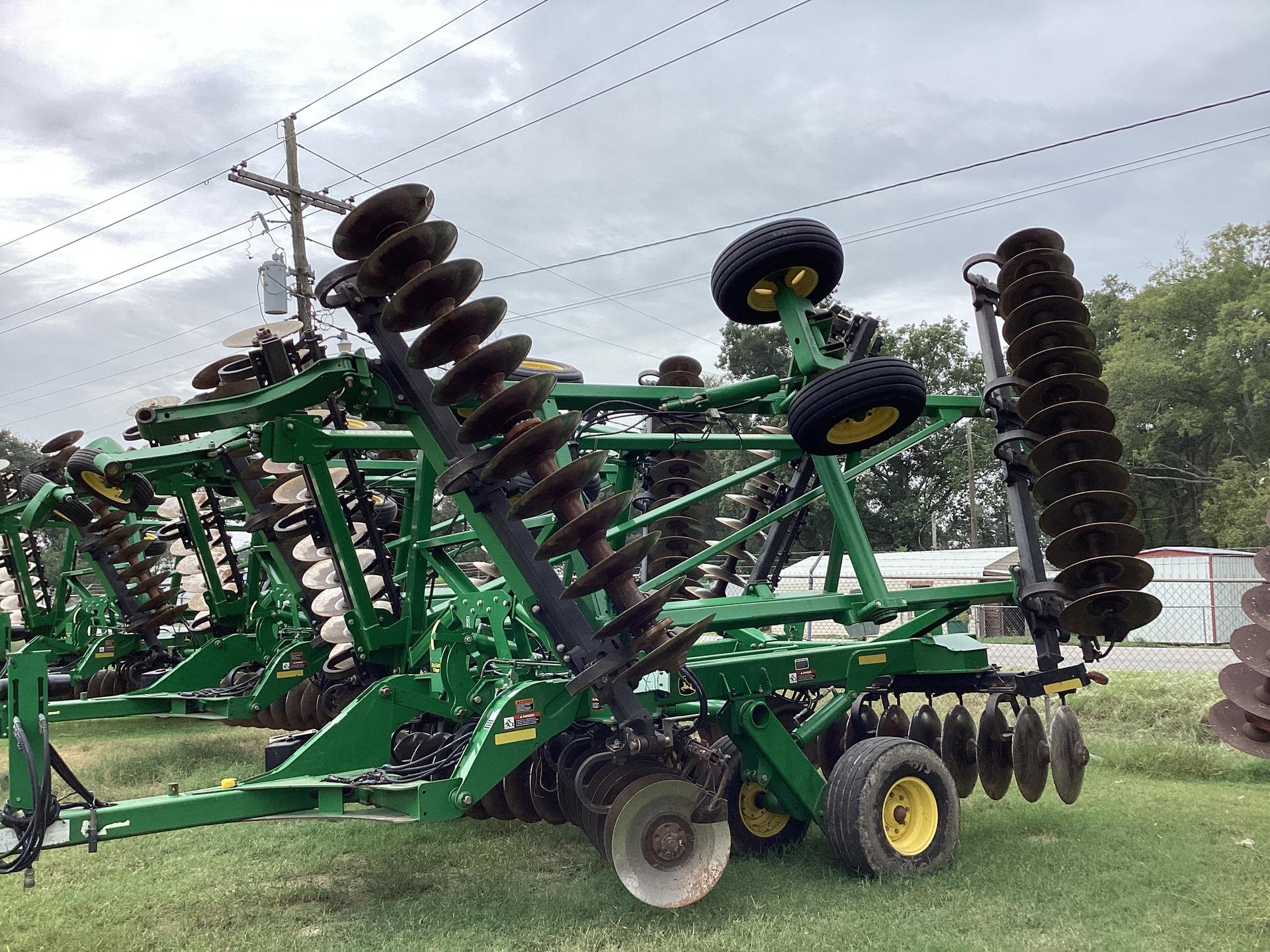 2018 John Deere 2633 30’8