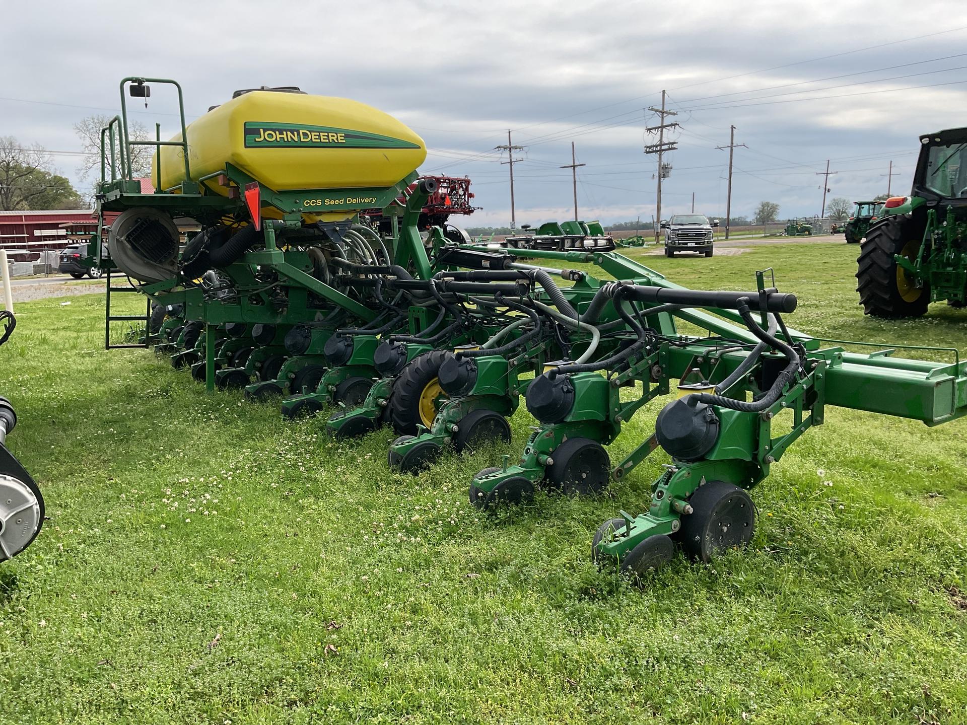 2011 John Deere DR12 38