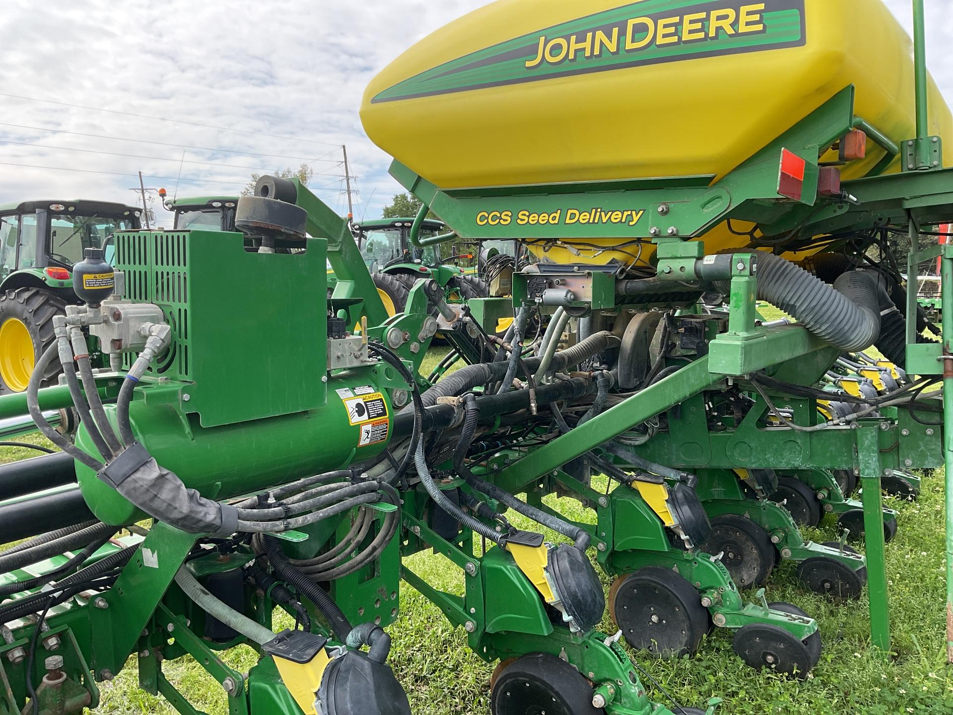 2011 John Deere DR12 38