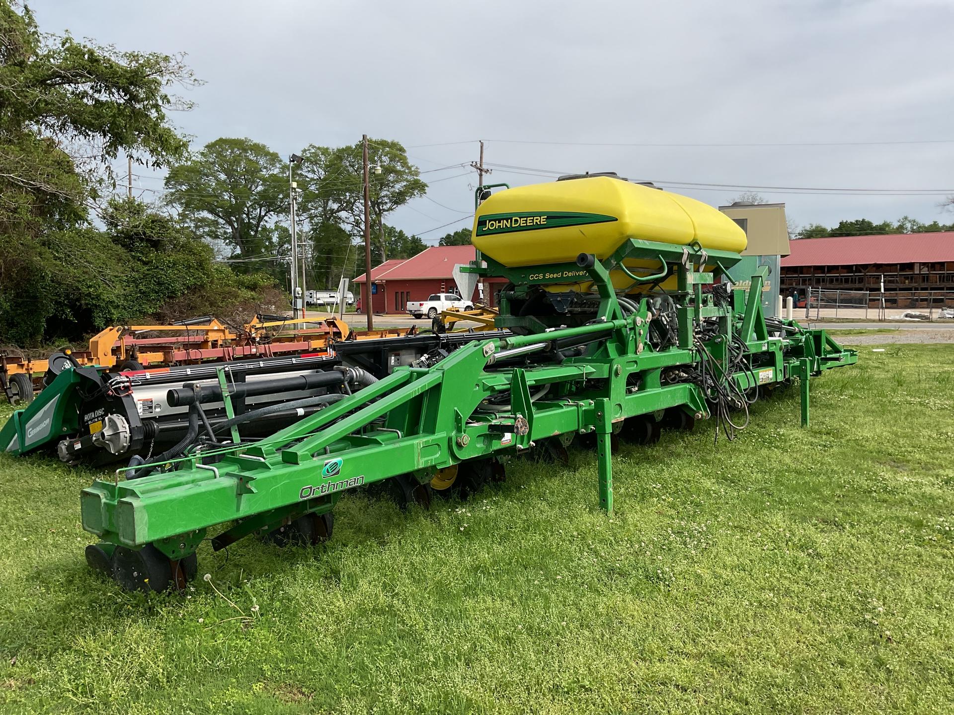 2011 John Deere DR12 38