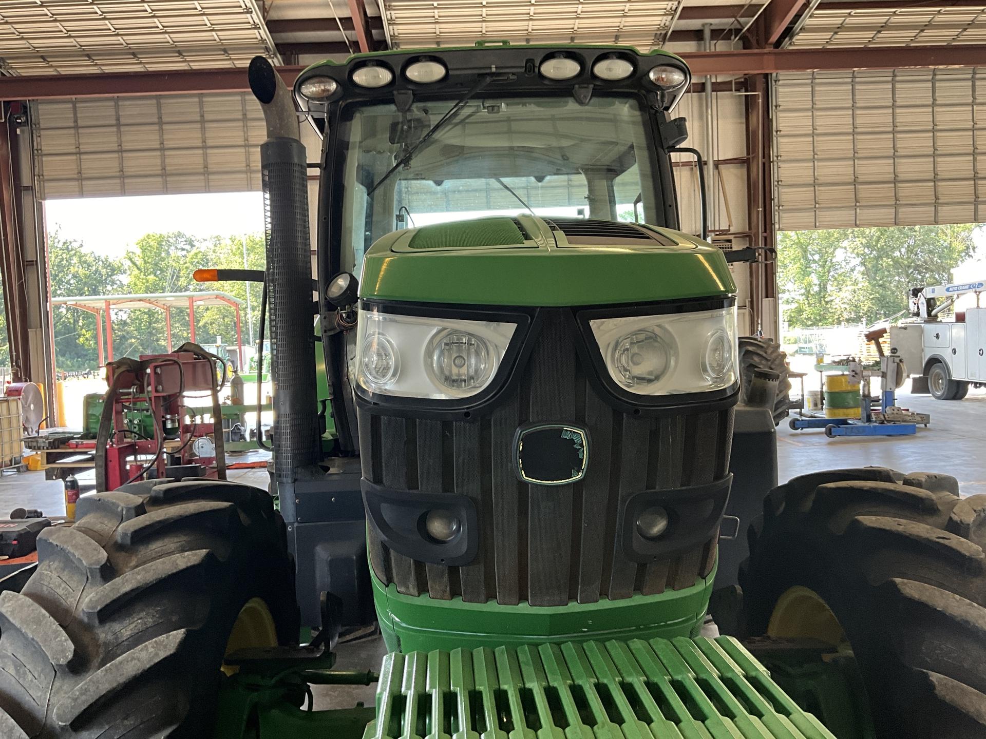 2013 John Deere 6140R