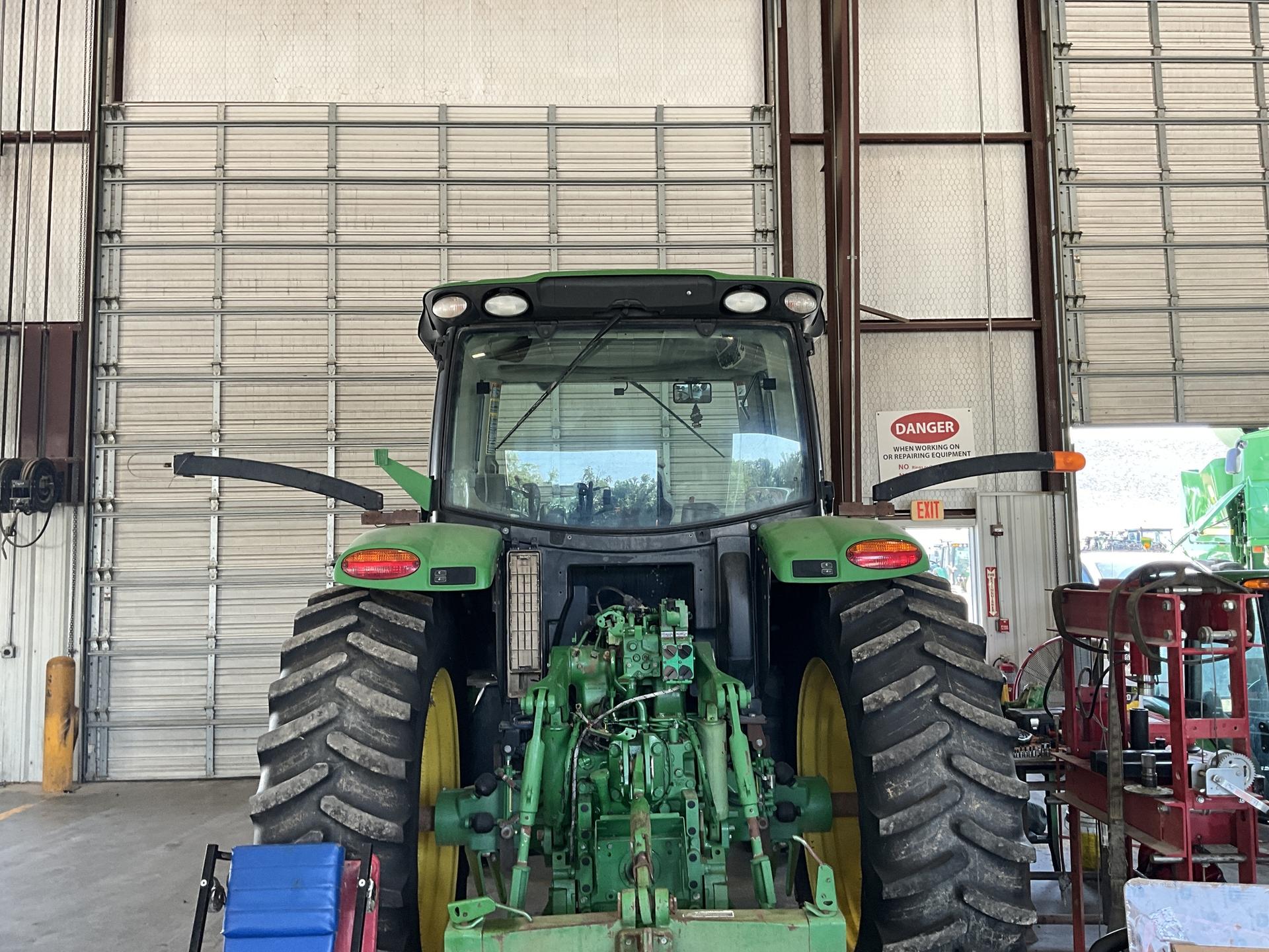 2013 John Deere 6140R