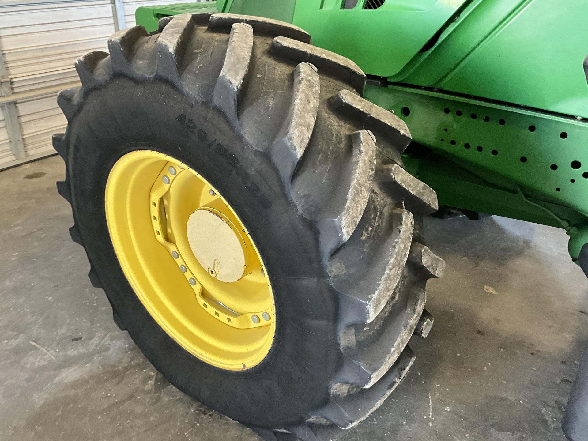 2013 John Deere 6140R