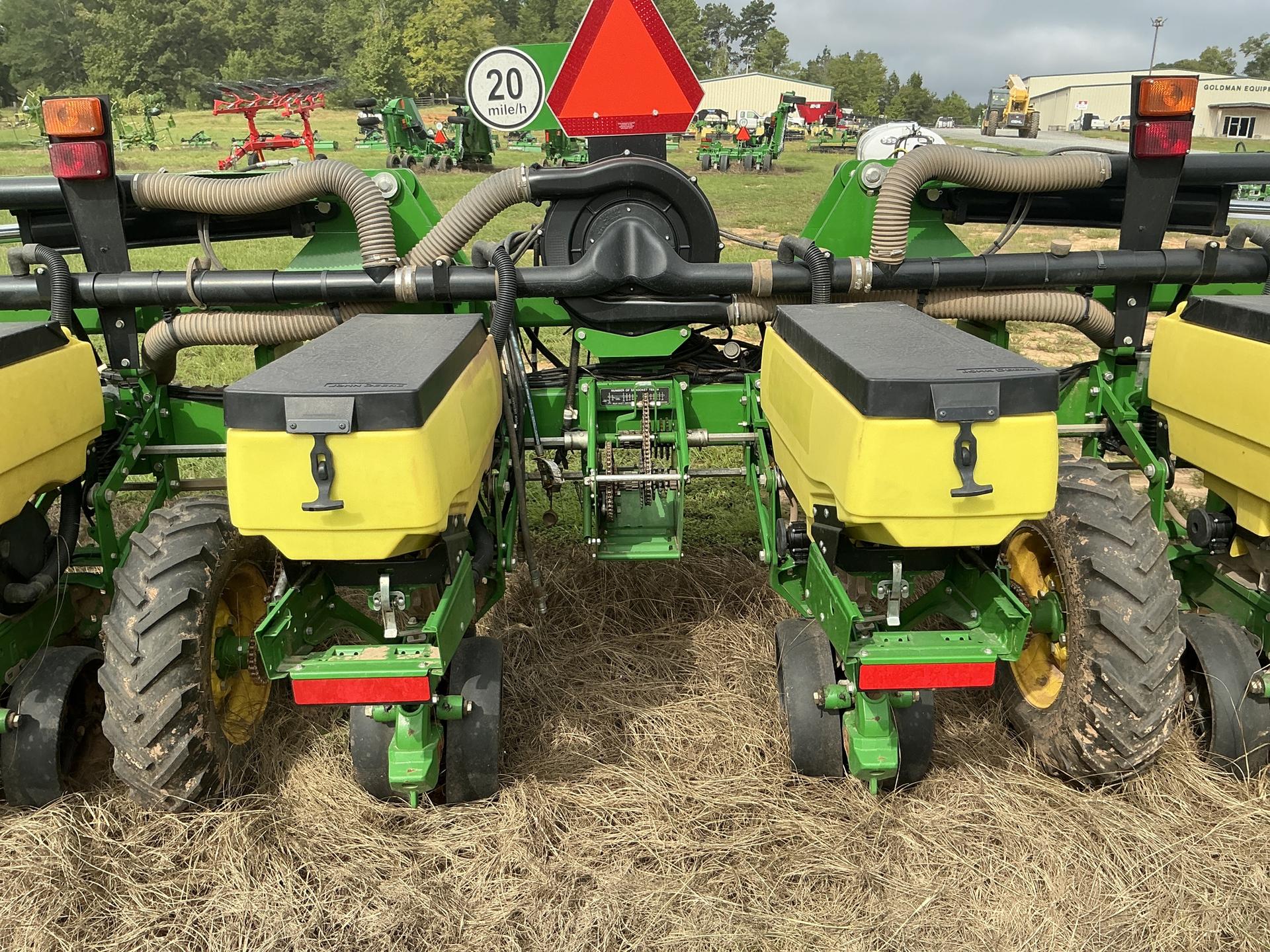 2022 John Deere 1725