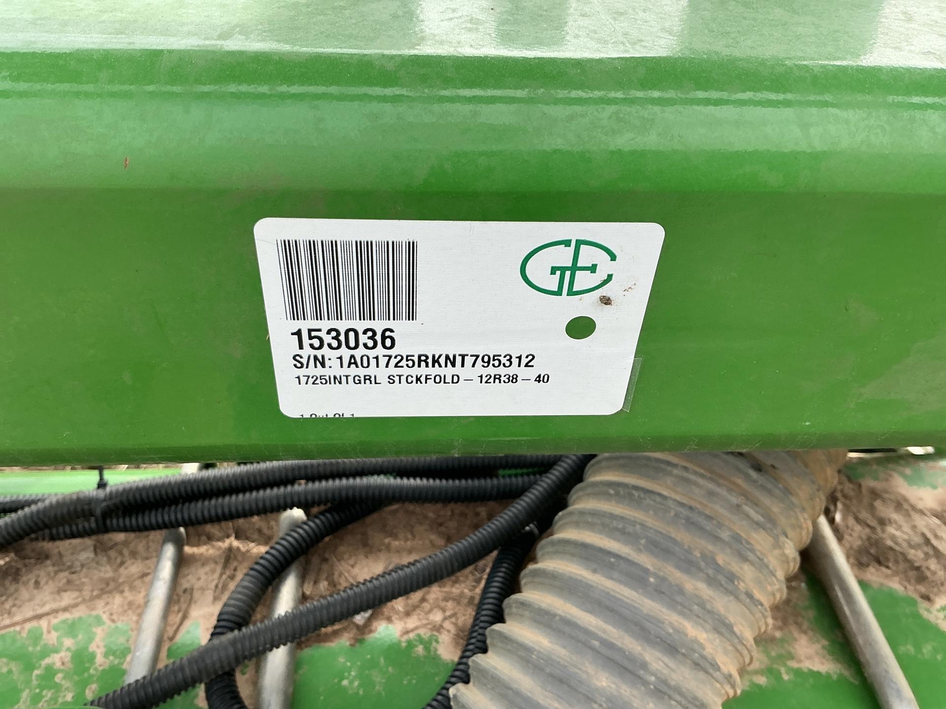 2022 John Deere 1725