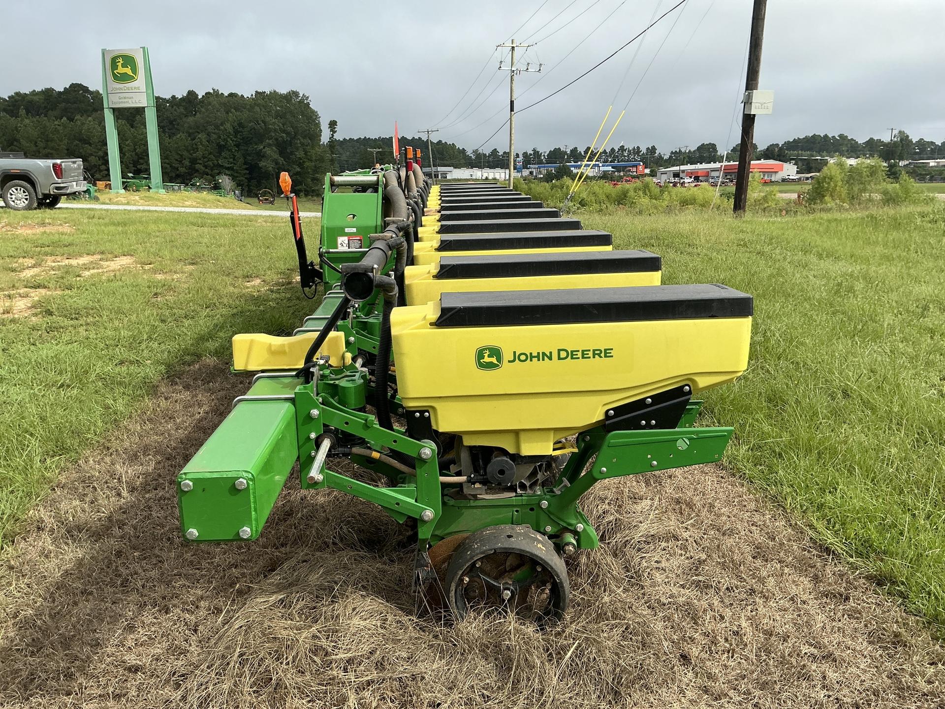 2022 John Deere 1725