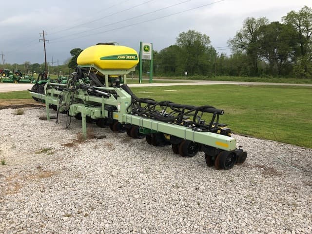 2017 John Deere 1720