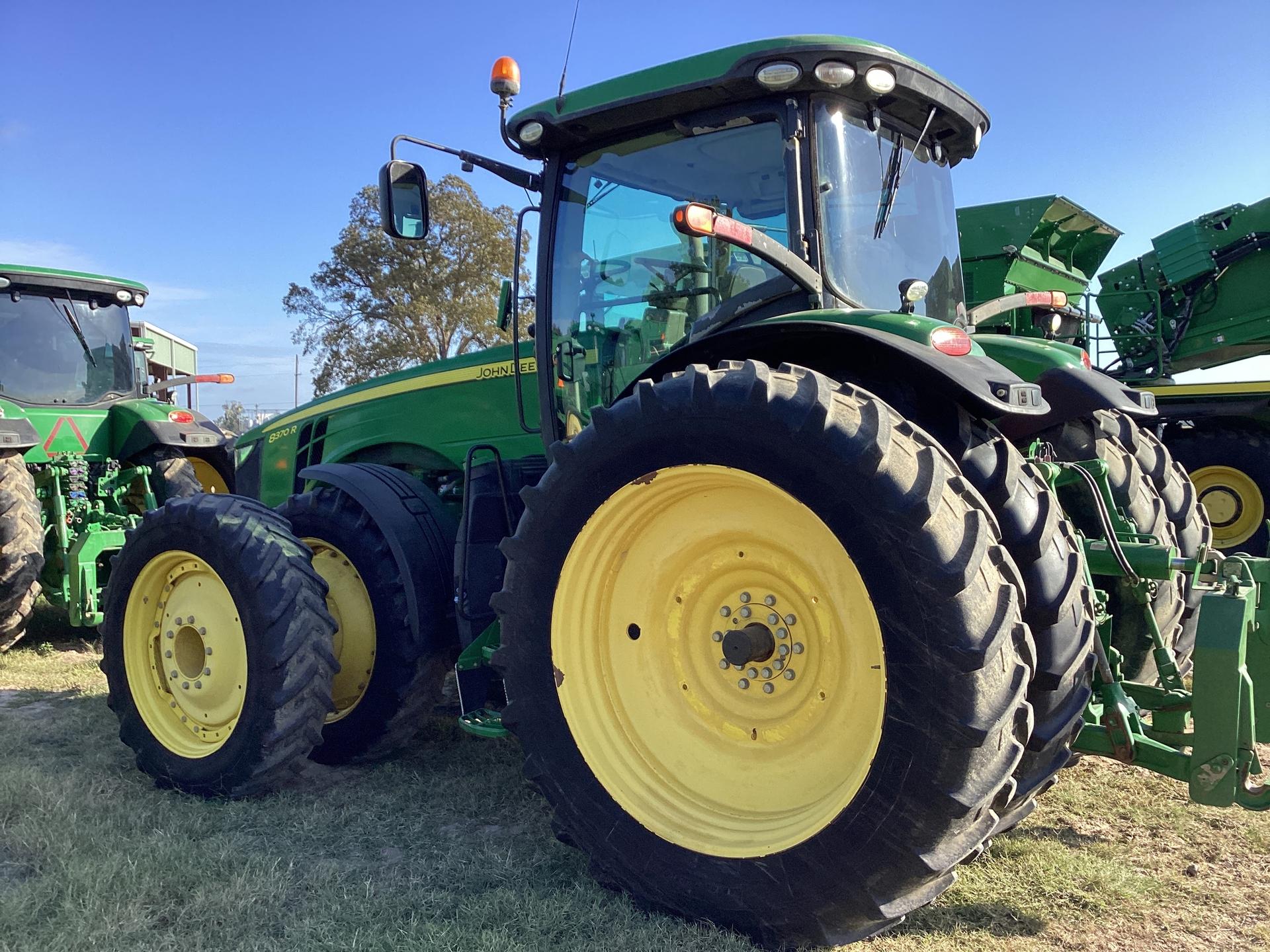 2015 John Deere 8370R