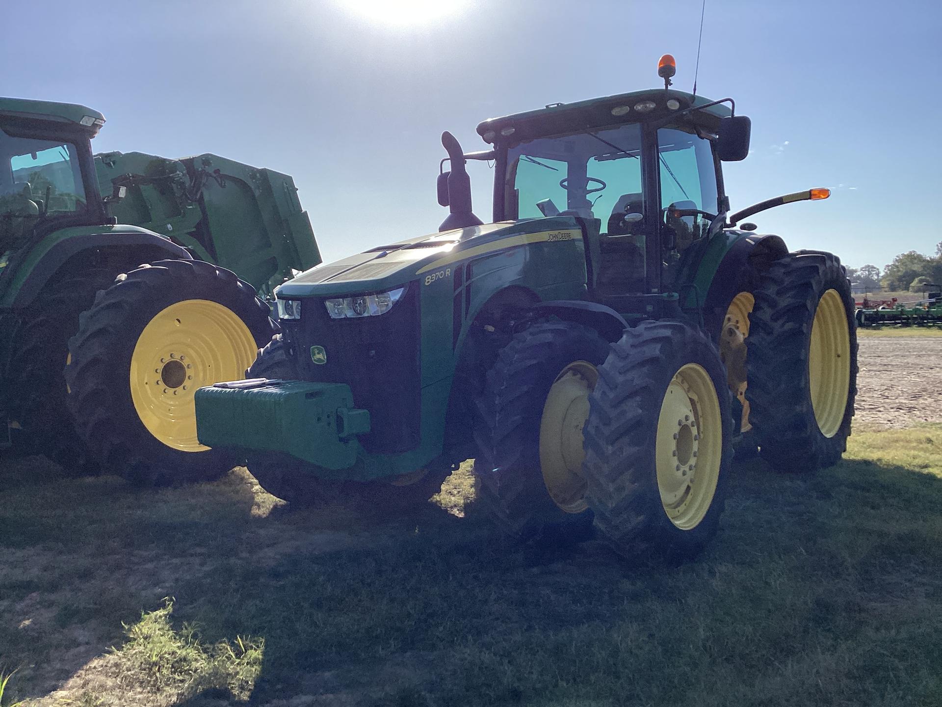 2015 John Deere 8370R