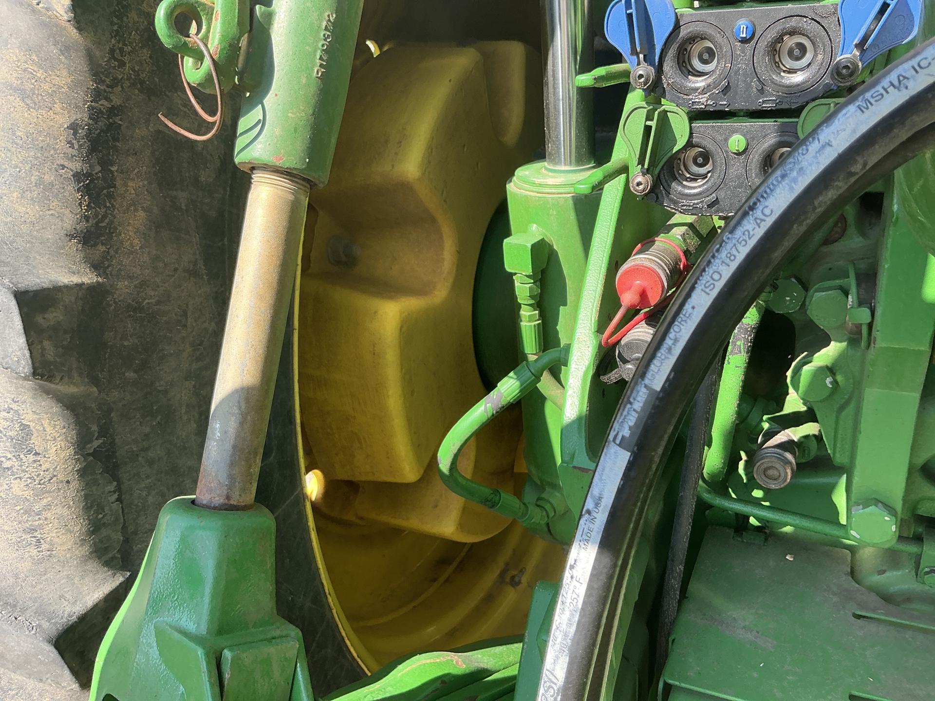 2015 John Deere 8370R