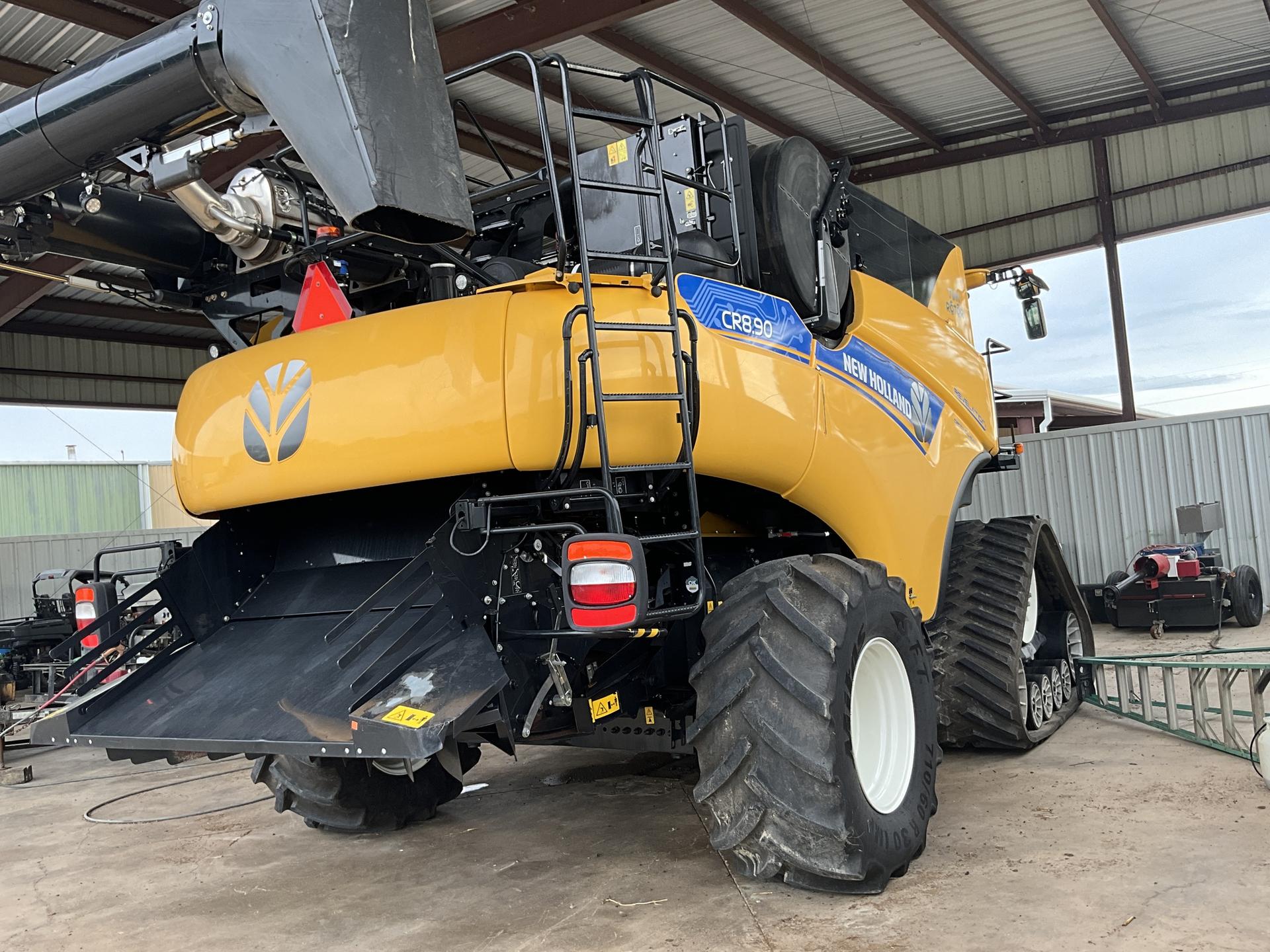 2022 New Holland CR8.90