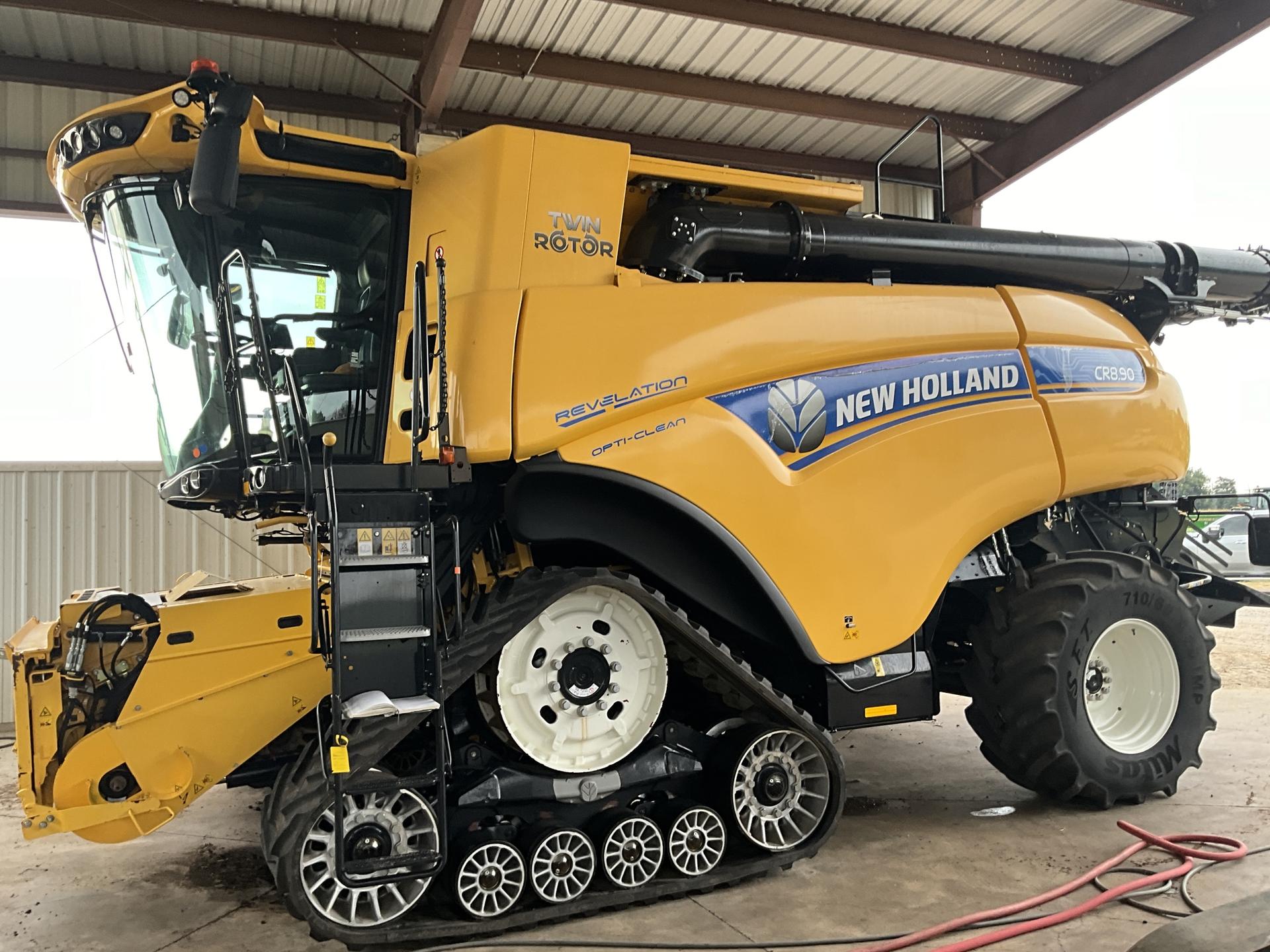 2022 New Holland CR8.90