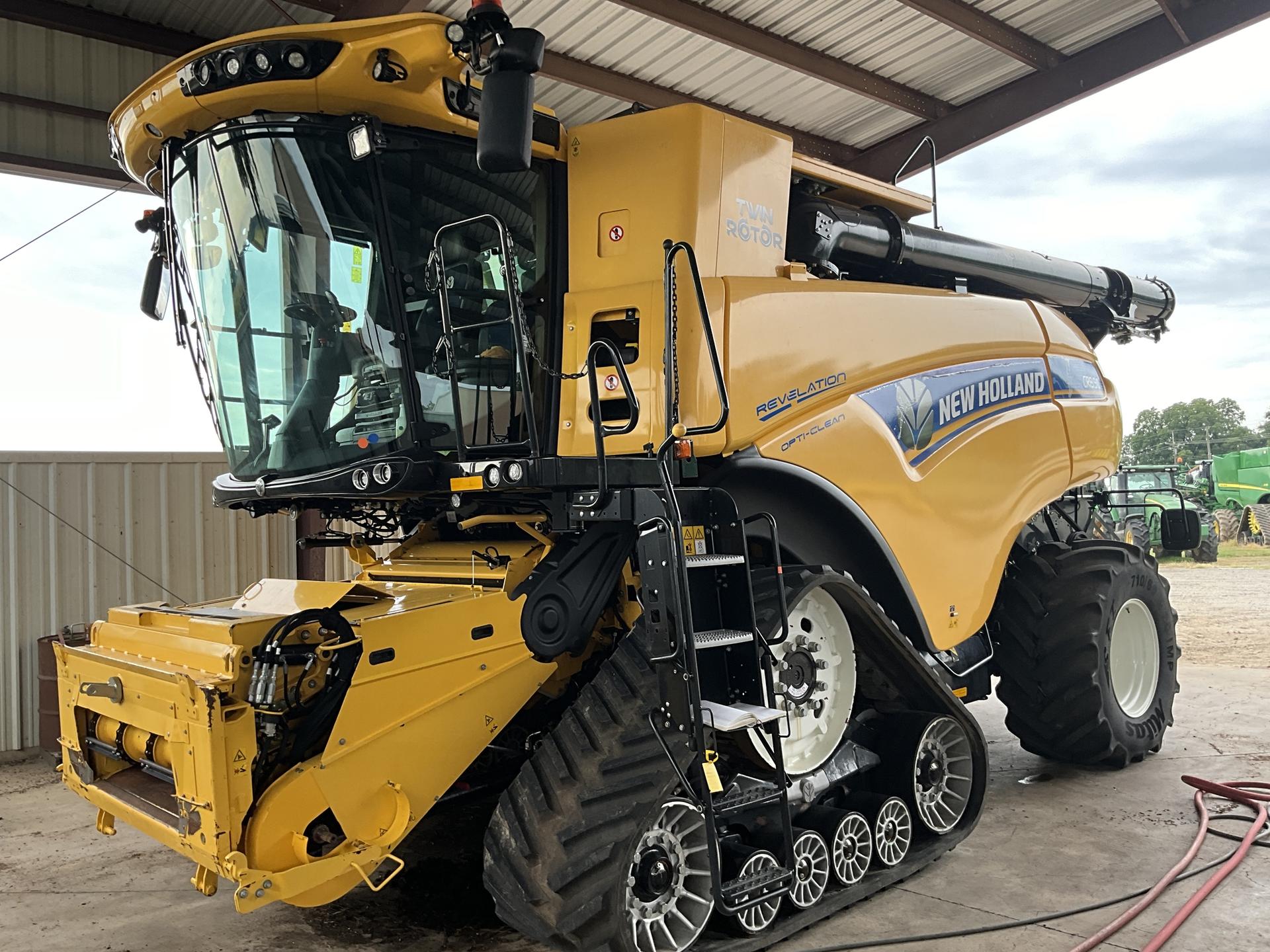 2022 New Holland CR8.90