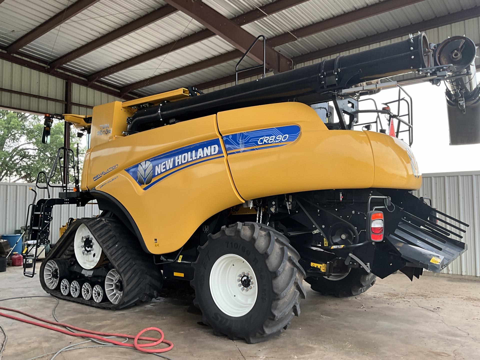 2022 New Holland CR8.90