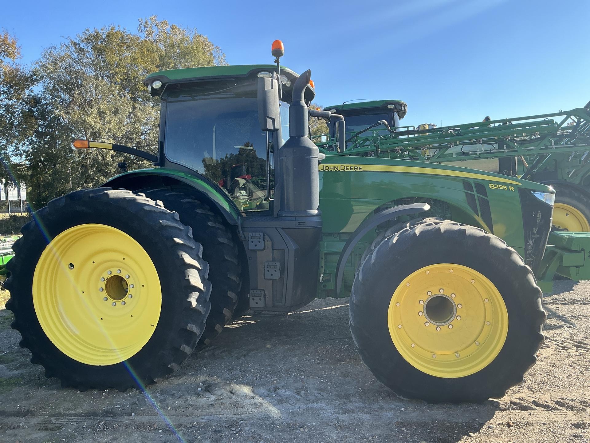 2019 John Deere 8295R Image