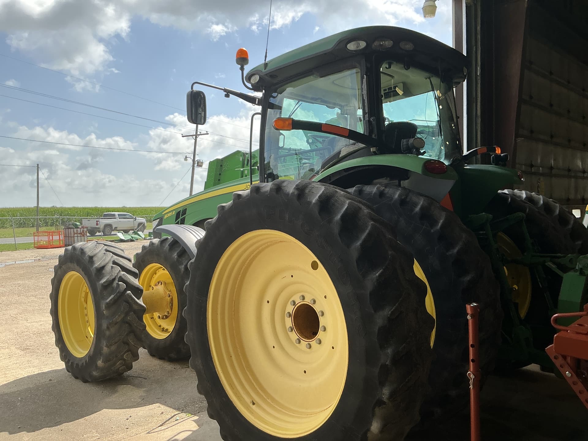 2011 John Deere 8285R Image