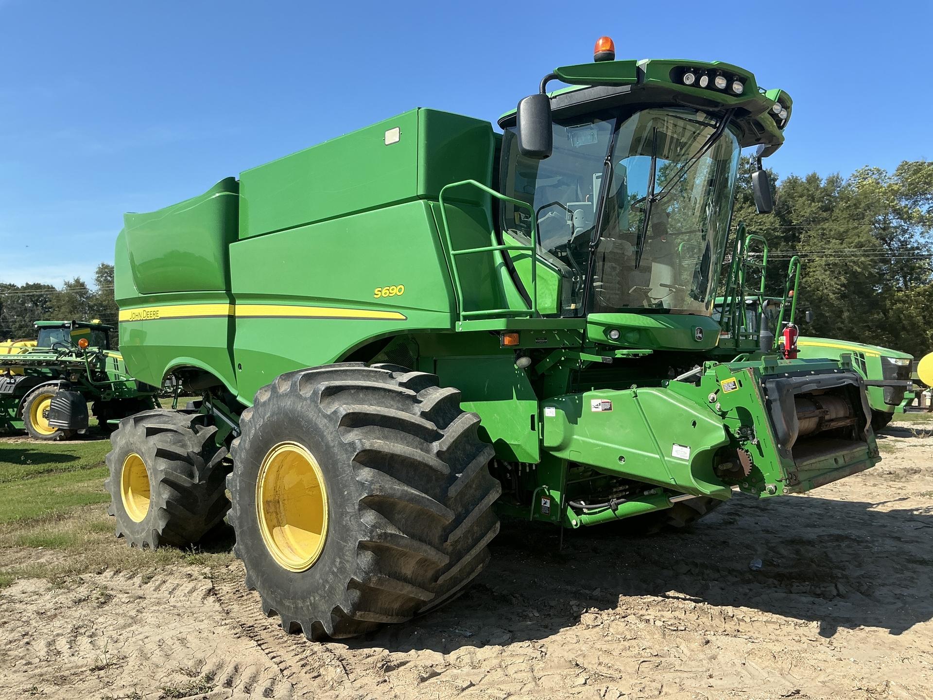 2013 John Deere S690