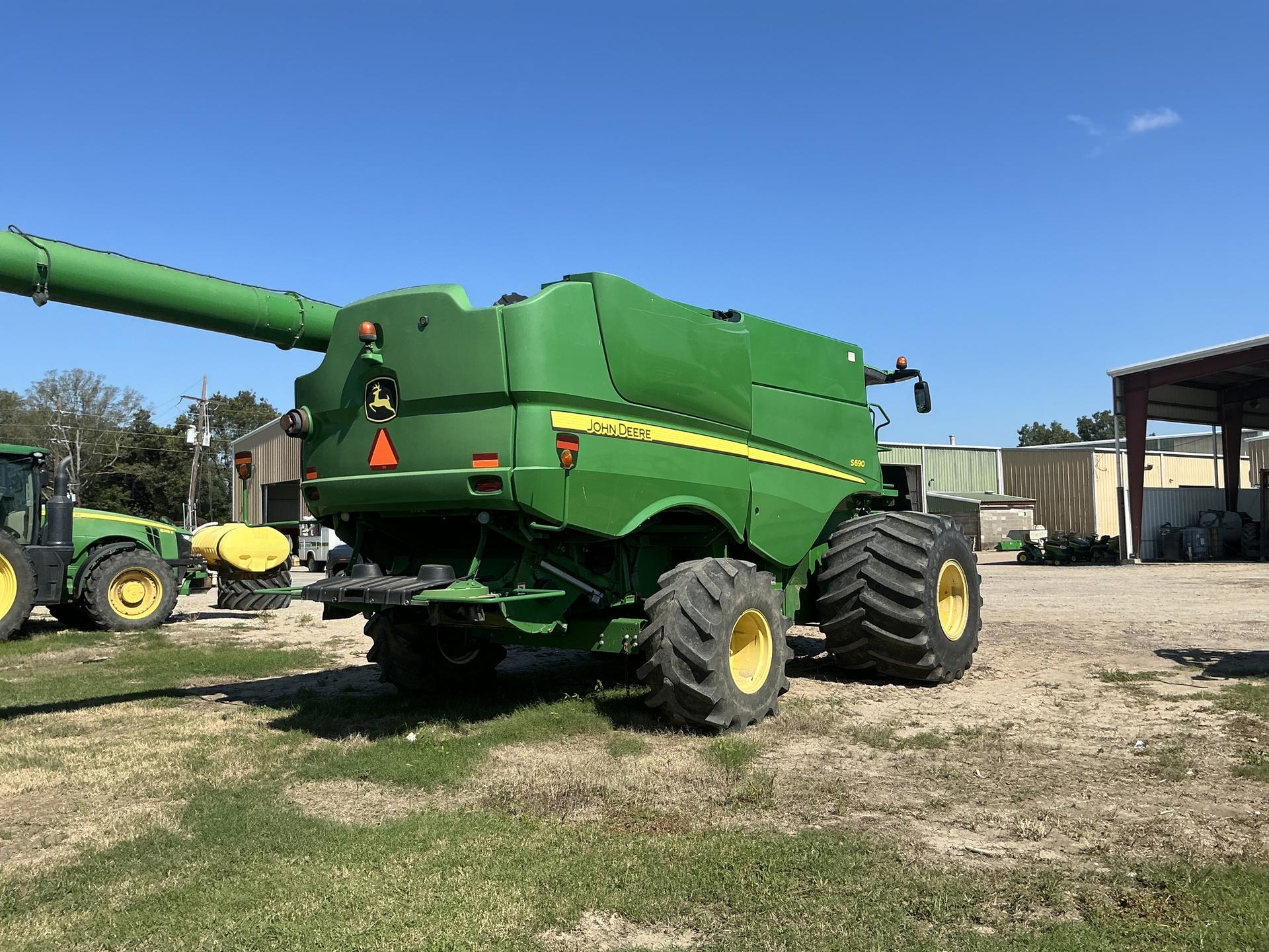 2013 John Deere S690