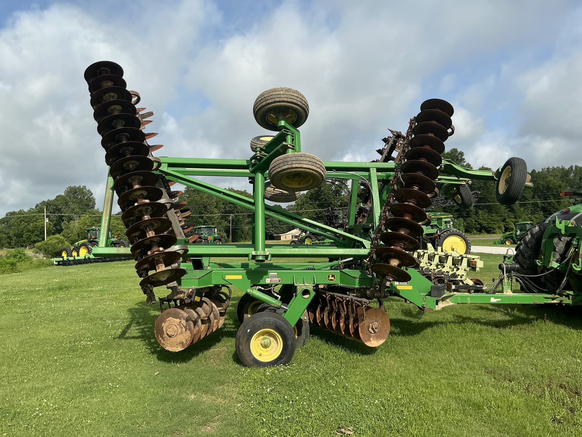 2013 John Deere 2623 Image