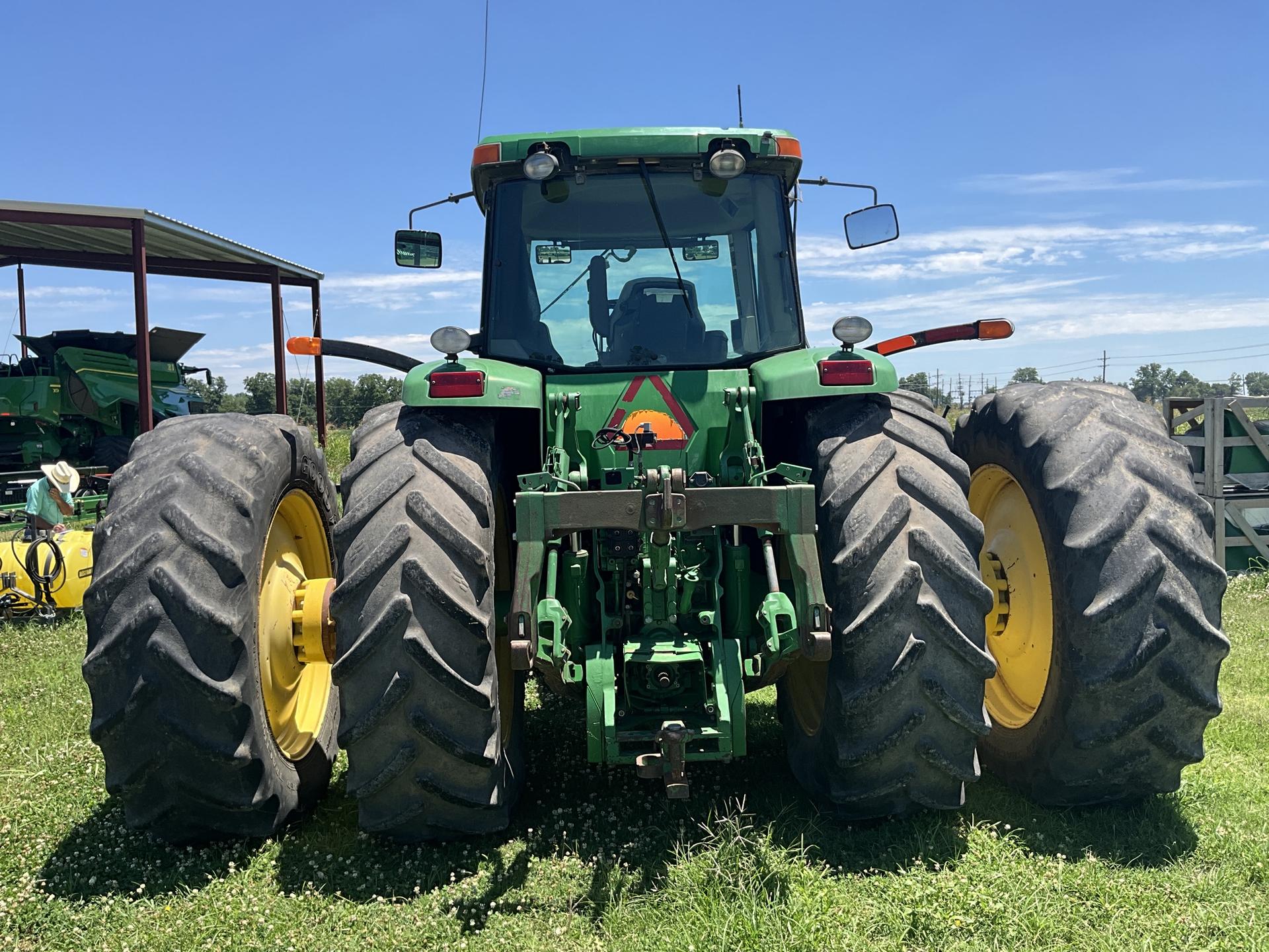 2005 John Deere 8320